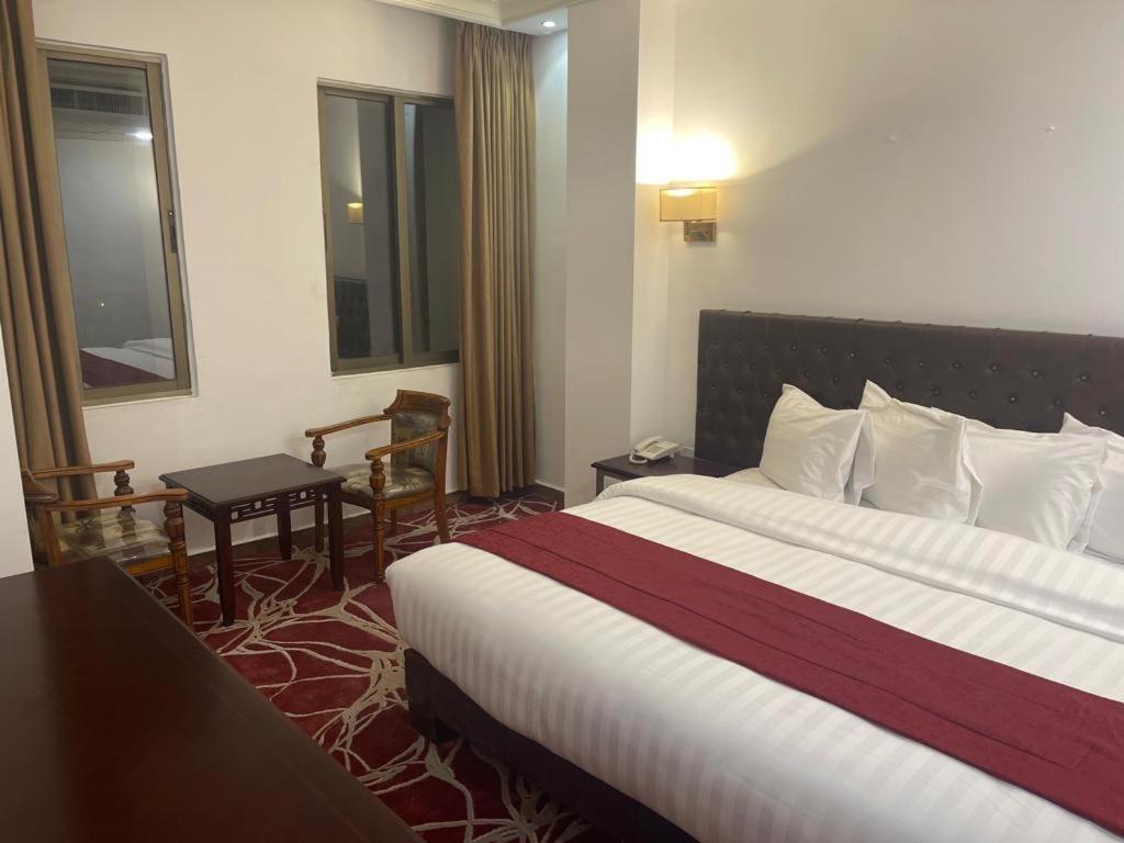 Madison Hotel Амман Экстерьер фото