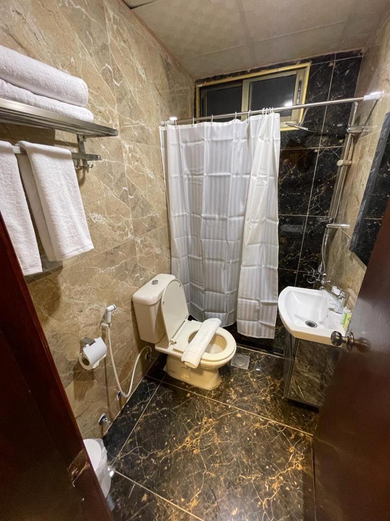 Madison Hotel Амман Экстерьер фото